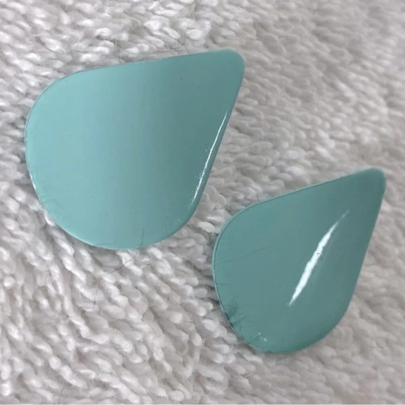 Vintage Light blue Painted Metal Teardrop Shaped Clip On  Earrings - Picture 4 of 6